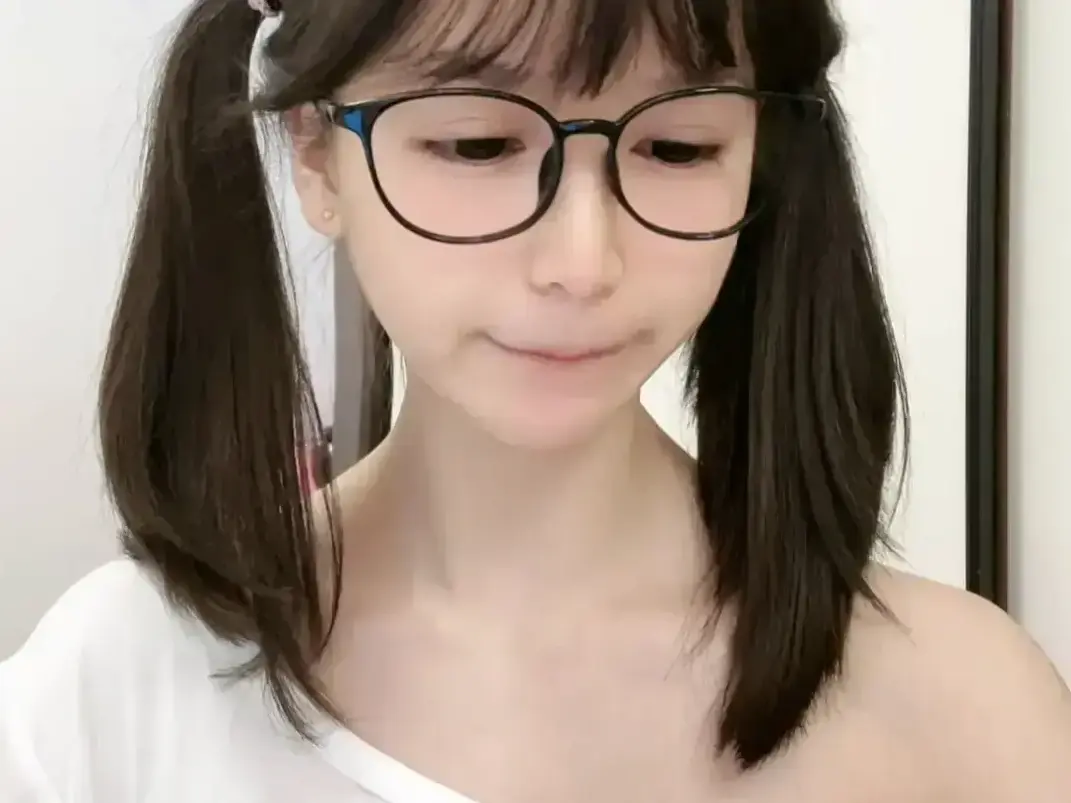 《萌小栖》天才交易员咯咯哒vlog原视频-全集免费畅播完整版-无删减纯净观影体验-高清资源在线观看
