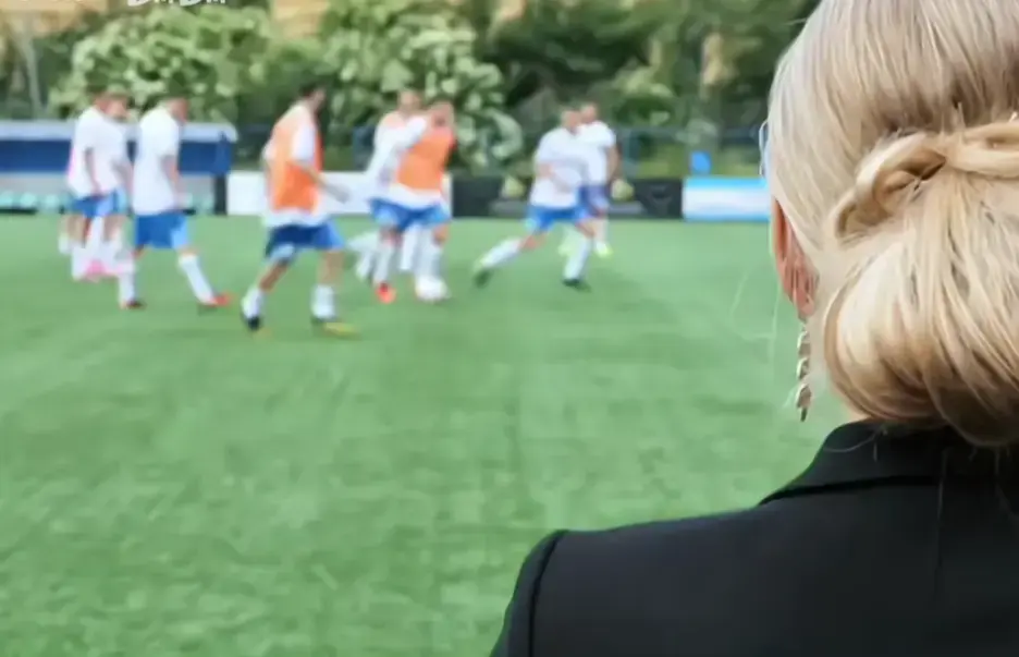 法国电影《Footballers'Moms》足球队的女老板们-高清完整版免费在线观看-无广告畅看